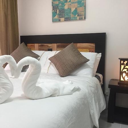 Aaa Condominium Tagaytay City Eksteriør billede